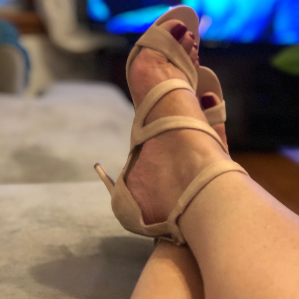 Aldo Nude suede heel 6.5